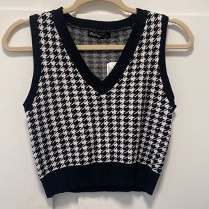 NWT Cropped Sweater Vest Size S